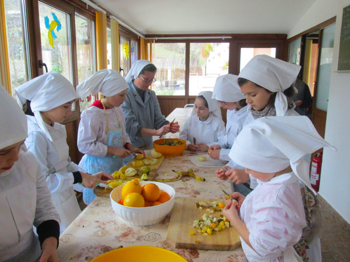Sfârșit de an bogat în activități pentru copiii de la Centrul „Sf. Luigi Scrosoppi”