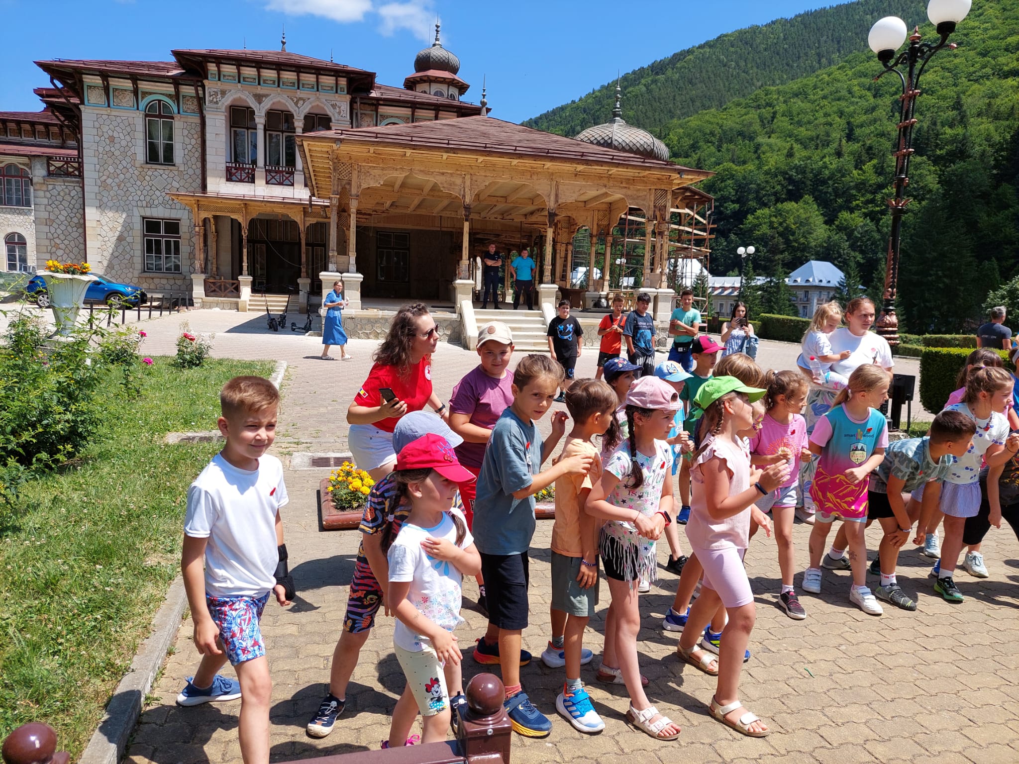 Entuziasm și Comunitate: Copiii de la „Sf. Luigi Scrosoppi” la Maratonul „Legendele Nemirei”
