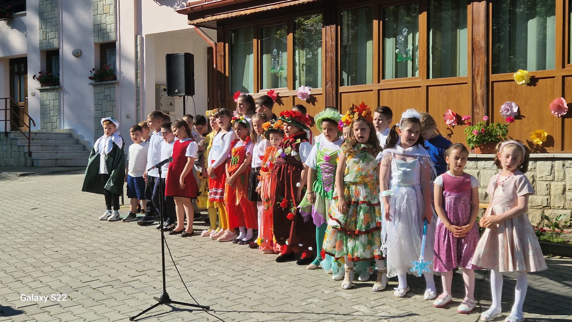 Emoție, zâmbete și recunoștință la final de an școlar!